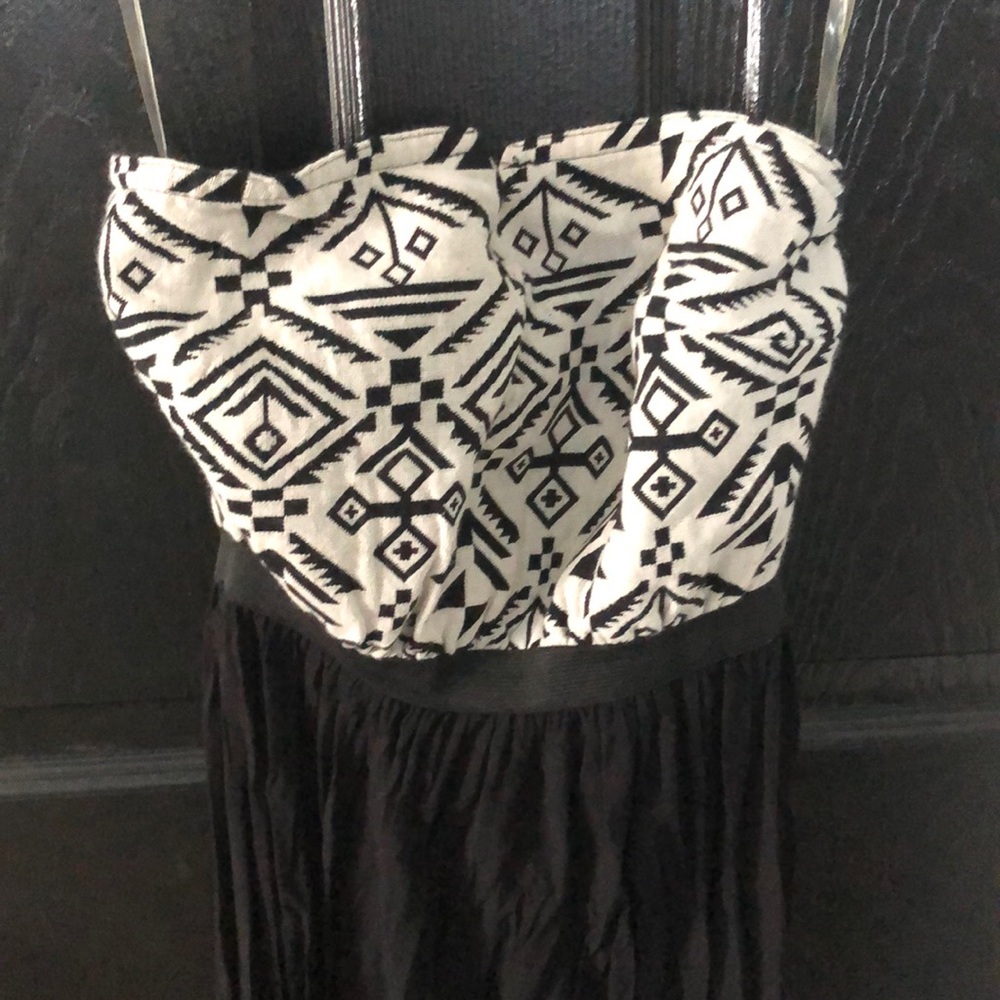 Long black and white maxi dress